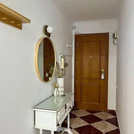 Beachside Haven In - Terrace & Sea Views Apartamento