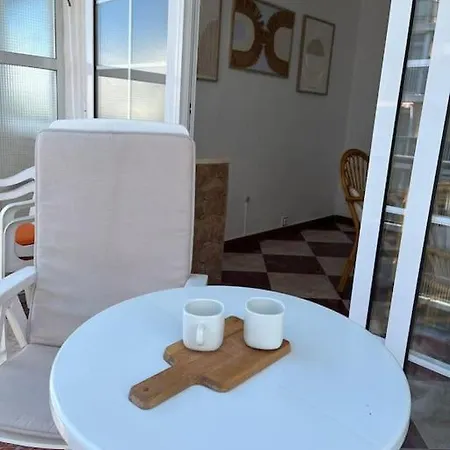 Beachside Haven In - Terrace & Sea Views Apartamento *