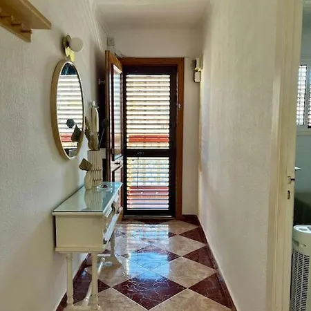 Beachside Haven In - Terrace & Sea Views Apartamento *